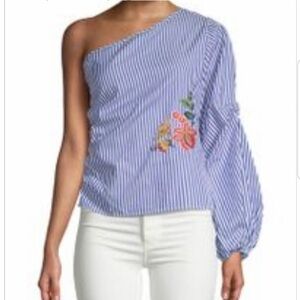 ❤️2/$15 or 3/$21❤️ Cliche One Shoulder Blue/White Striped Top, Size XS